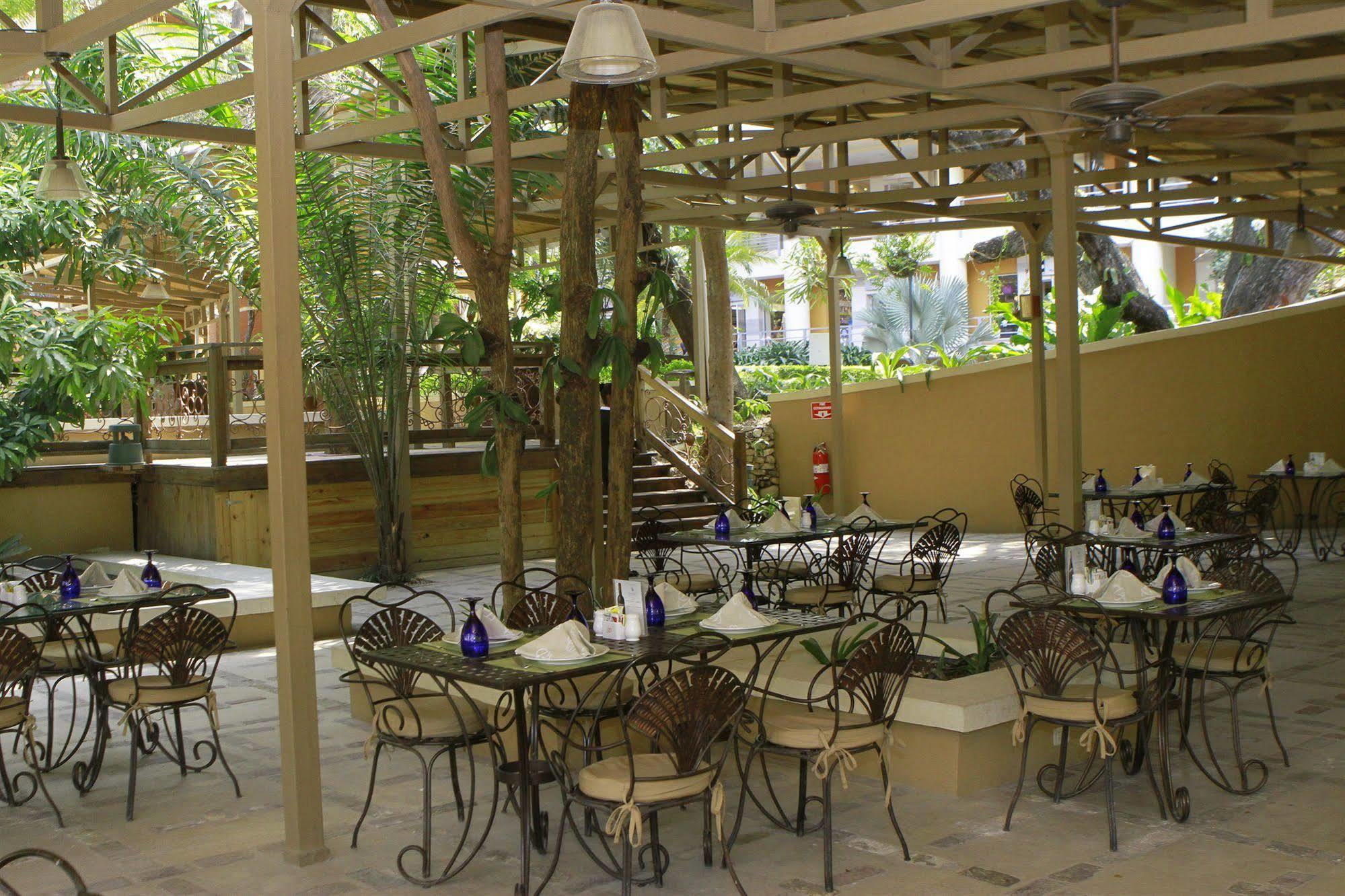 Hotel Royal Oasis (Adults Only) Port-au-Prince Exteriör bild